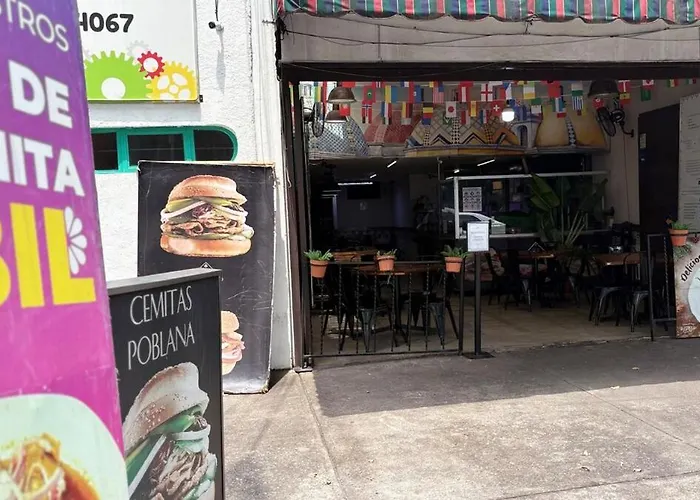 Comfortable 20 Minutes From Estadio Azteca *